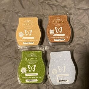 Scentsy Unused scents  selling all 4 together